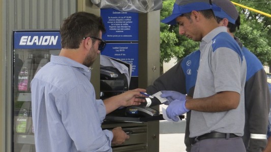 Aumentaron hasta un 10% las naftas en diferentes estaciones de servicio