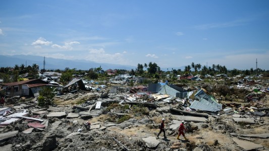 Terremoto y tsunami en Indonesia: el agujero en la tierra que se tragó 1.000 casas