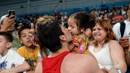La historia del boxeador Brian Arregui: el campeón olímpico que perdió a su padre y pelea por su hija Briana