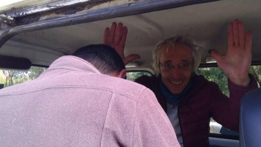 "Estoy en un pico de 4.300 metros, sigan buscándome": jubilado sobrevivió cinco días en el Himalaya