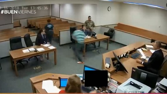 Presos quisieron escaparse en el tribunal y el juez salió a correrlos