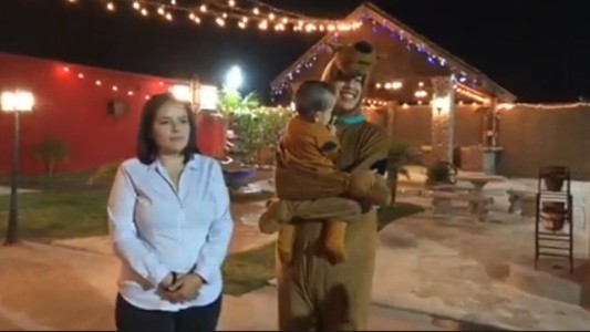 Se disfrazó de Scooby Doo, se hizo viral y consiguió todo el dinero para su fiesta de casamiento