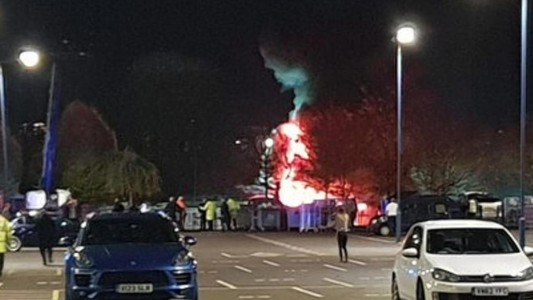 El helicóptero del dueño del Leicester se estrelló a metros del estadio del club