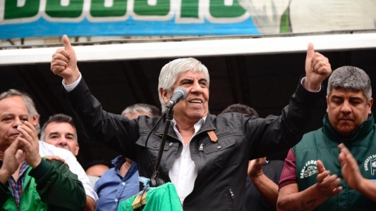 Moyano anunció que consiguió un 40,5% en las paritarias, la más alta del país