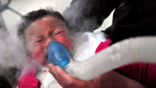 Un padre chino lanzó a su beba recién nacida a un precipicio porque quería un hijo varón