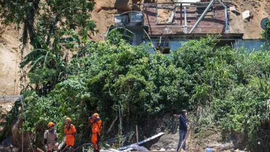 Tragedia en Brasil: alud en Río de Janeiro dejó 14 muertos y 11 heridos