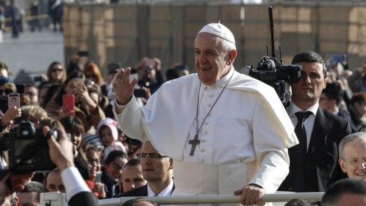 El papa Francisco defenestró a los chismosos y las "fake news": "Son terroristas”