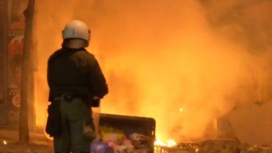 Batalla campal en Grecia