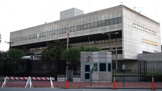 Por un "objeto sospechoso", evacuaron la embajada de Estados Unidos