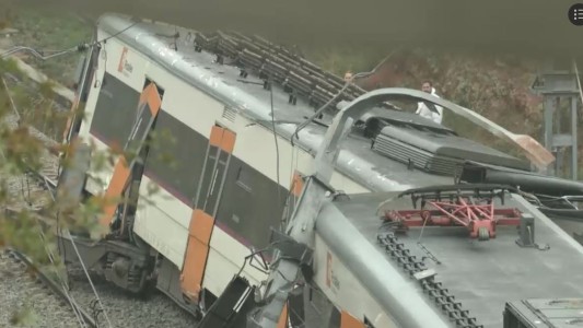 Descarriló un tren en Barcelona: un muerto