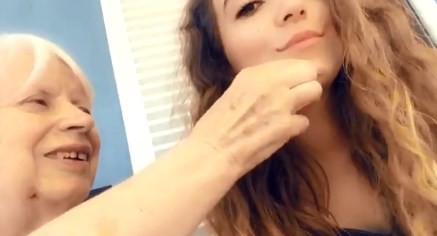 Pura emoción: el video de una abuela con Alzheimer intentando reconocer a su nieta