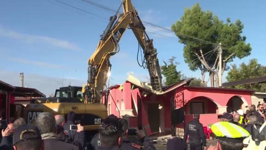 Demuelen masiones de mafiosos