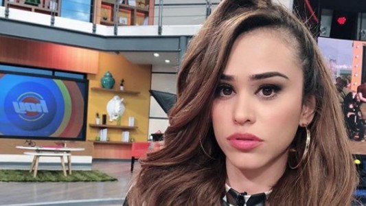 "La chica del clima más sexy del mundo" se prepara para Navidad con una foto muy hot