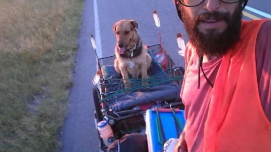 Un mendocino y su perro "Cucumelo" lograron cruzar el país en bicicleta