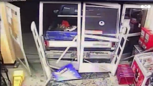 Impactantes imágenes del robo de un cajero