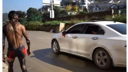 Atropellaron a un joven cuando huía de su boda y está grave