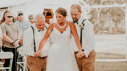 La mujer con parálisis que entrenó para llegar caminando al altar de su casamiento