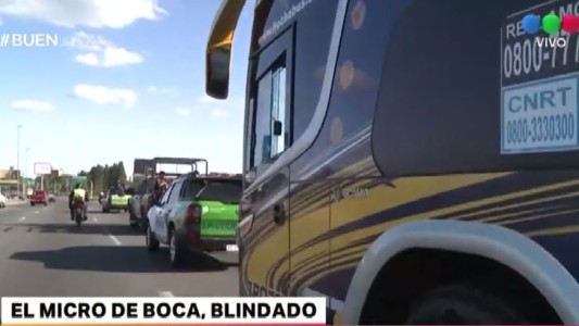 El micro de Boca, blindado