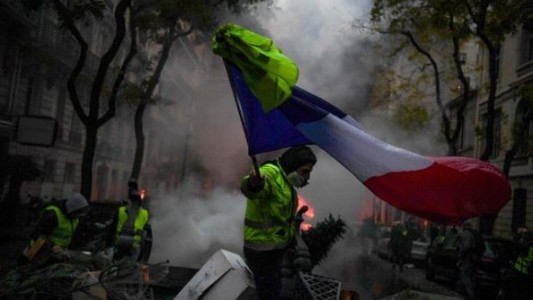 La batalla de París: así retrocedía la policía