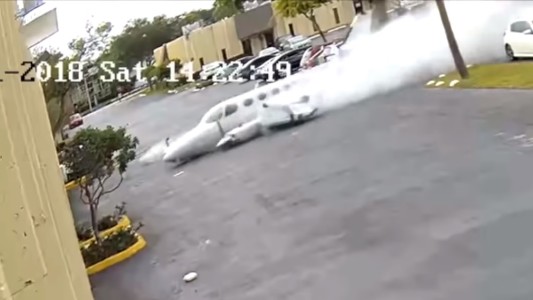 Video: avioneta se estrelló contra un centro de terapia para nenes con autismo