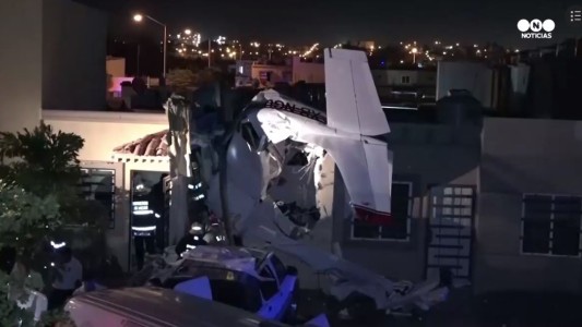 Tremendo accidente aéreo deja cuatro muertos
