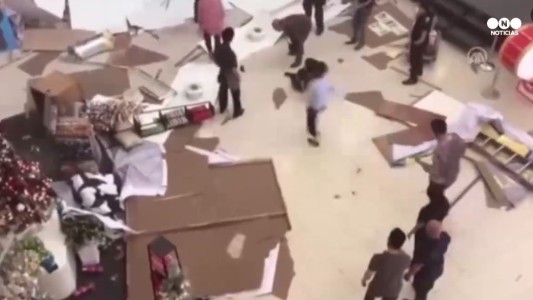 El momento de la tremenda explosión en un shopping en Malasia