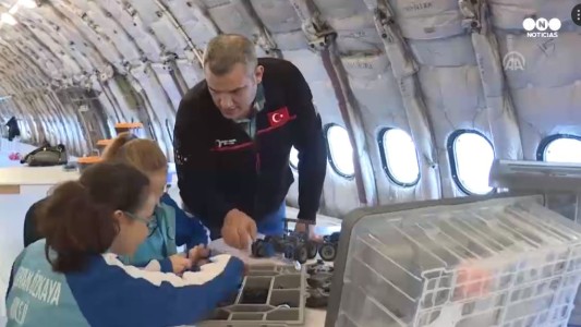 Un avión que se convirtió en un aula