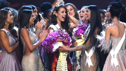 Con el debut de la primera transexual en Miss Universo, coronaron a una filipina