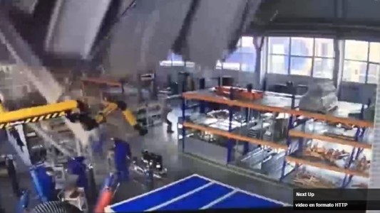 Tragedia en Rusia: Así se desplomó el techo de una fábrica