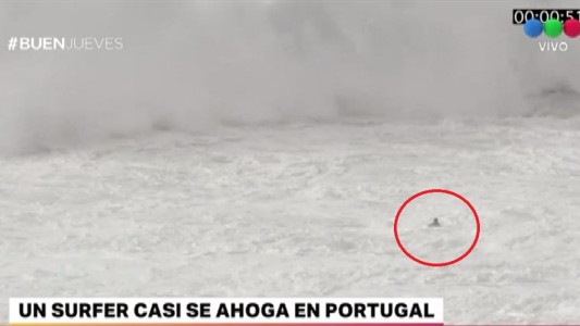 Video: un surfer casi se ahoga en Portugal