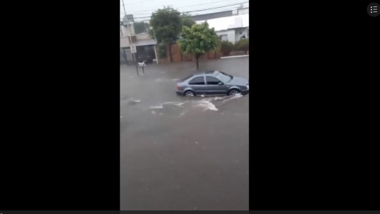 Calles inundadas en Lomas de Zamora