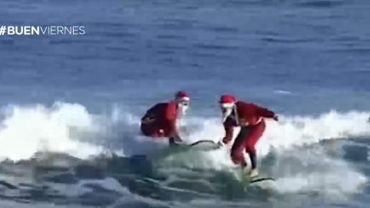 Surfistas navideños en Las Canarias