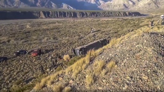 Mendoza: volcó un micro en Uspallata y hay tres muertos