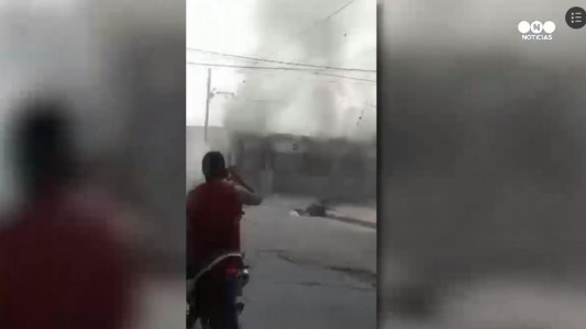 Tremendo incendio de un local de pirotecnia en Jujuy