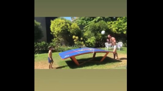 El divertido "ping pong cabeza" entre Leo Messi y su hijo mayor