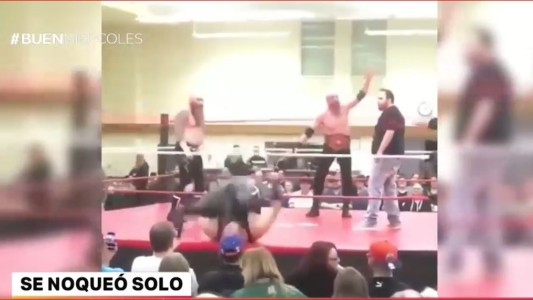 El luchador que se noqueó solo
