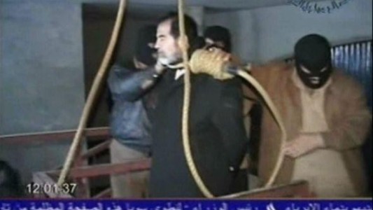 Revelan cuáles fueron las últimas palabras de Saddam Hussein antes de morir en la horca