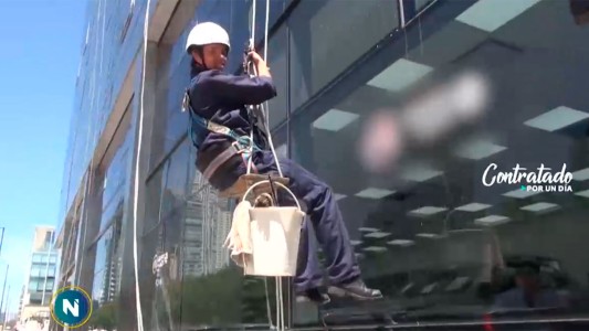 Contratado por un día: Roberto Funes Ugarte y el mundo de silleteros en altura