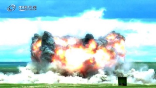 China probó su versión de la "madre de todas las bombas"