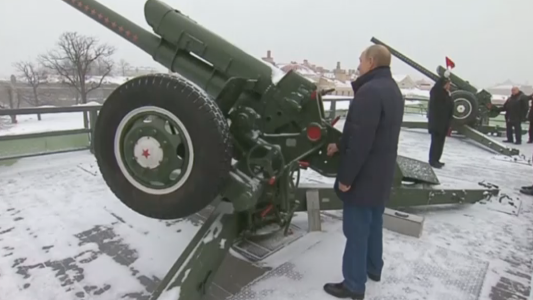 Vladimir Putin y su Navidad a los cañonazos