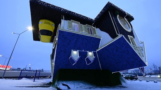 Video: una casa, patas para arriba