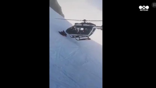 Increíble maniobra de rescate de un helicóptero