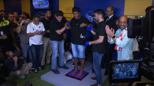 Ronaldinho dejó sus huellas en el Maracaná