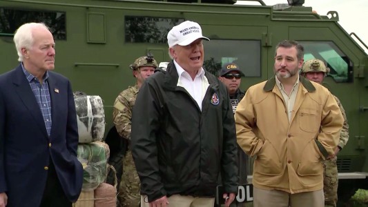 Trump insiste con el muro