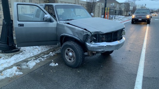 #BirdBoxChallenge: manejó con los ojos tapados y causó un accidente en Estados Unidos