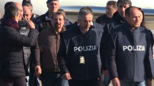 Cesare Battisti llegó a Roma luego de estar prófugo durante décadas