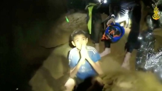 El libro que cuenta cómo fue el rescate de los chicos de Tailandia de la cueva