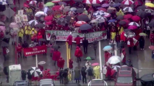 Primera huelga de maestros en 30 años en Los Ángeles