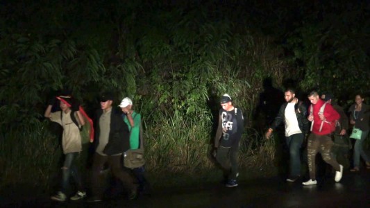 Cientos de hondureños parten en nueva caravana migratoria