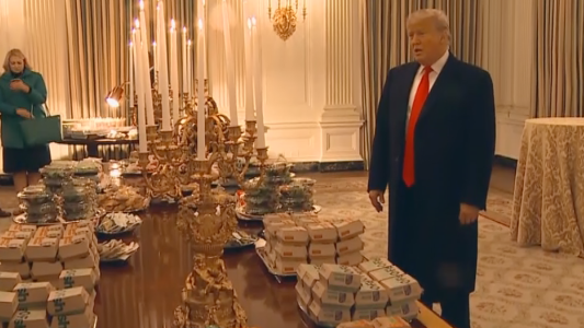 Trump compró hamburguesas por falta de presupuesto